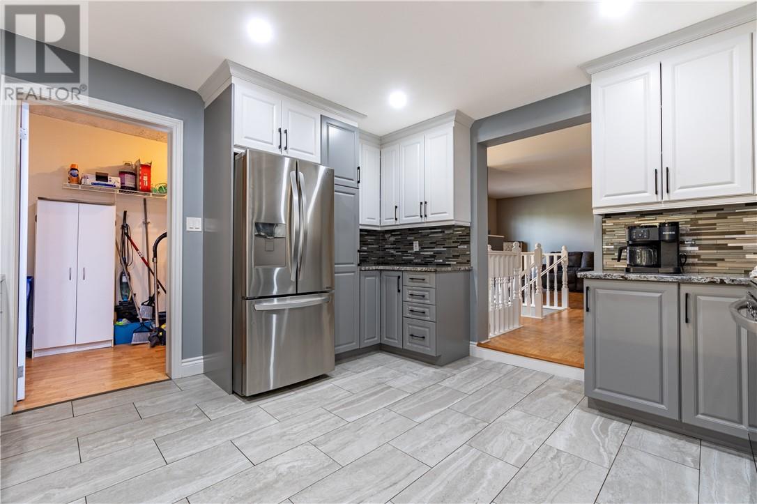 Property at 1543 Pioneer image 5