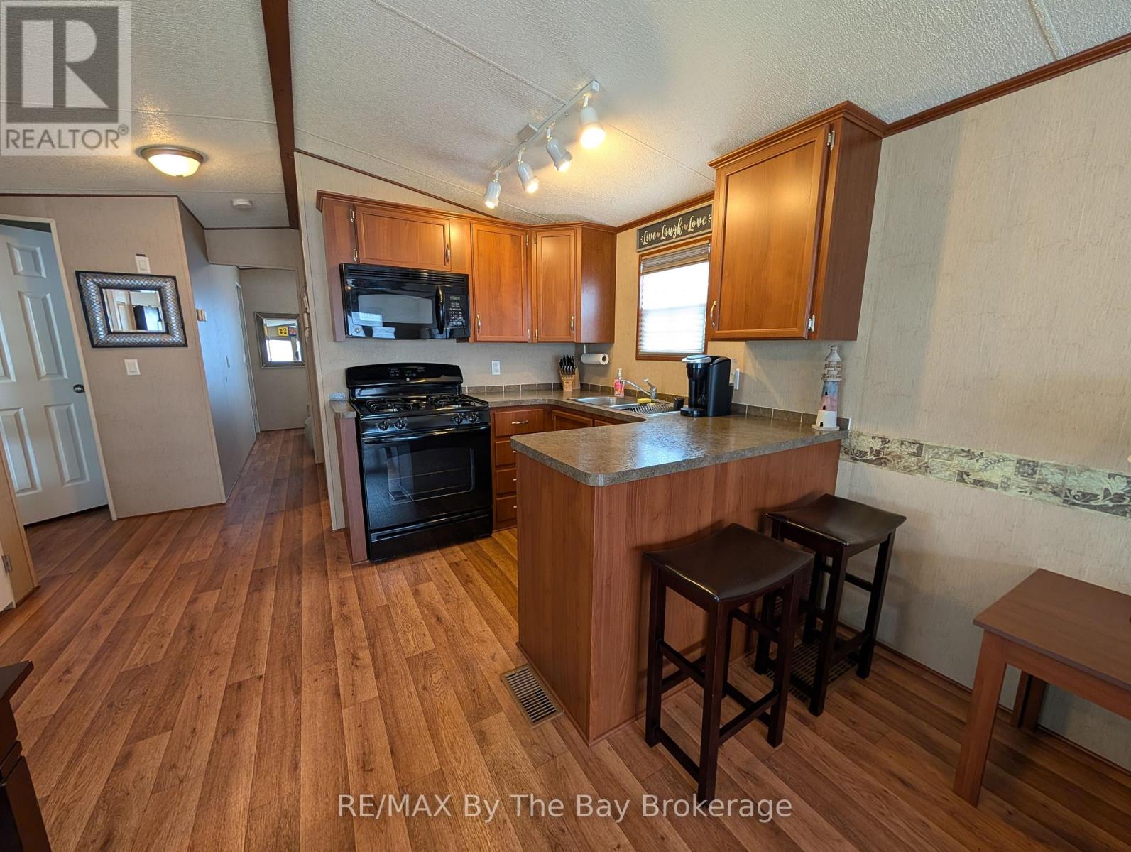 2 White Pines Trail, Wasaga Beach, Ontario  L9Z 1X7 - Photo 12 - S12136777