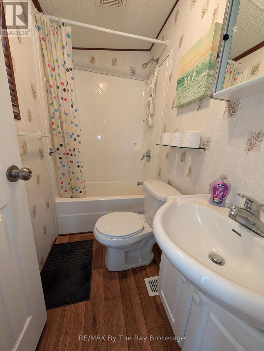 2 White Pines Trail, Wasaga Beach, Ontario  L9Z 1X7 - Photo 17 - S12136777