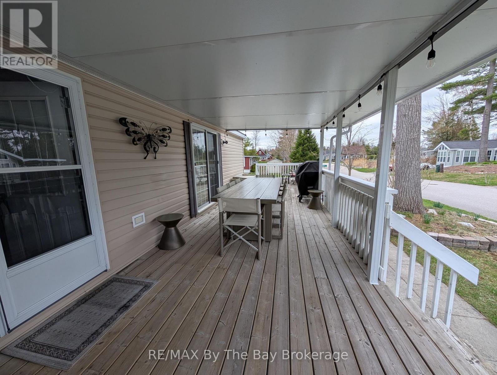 2 White Pines Trail, Wasaga Beach, Ontario  L9Z 1X7 - Photo 6 - S12136777