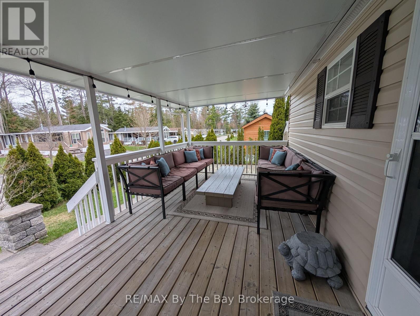 2 White Pines Trail, Wasaga Beach, Ontario  L9Z 1X7 - Photo 5 - S12136777