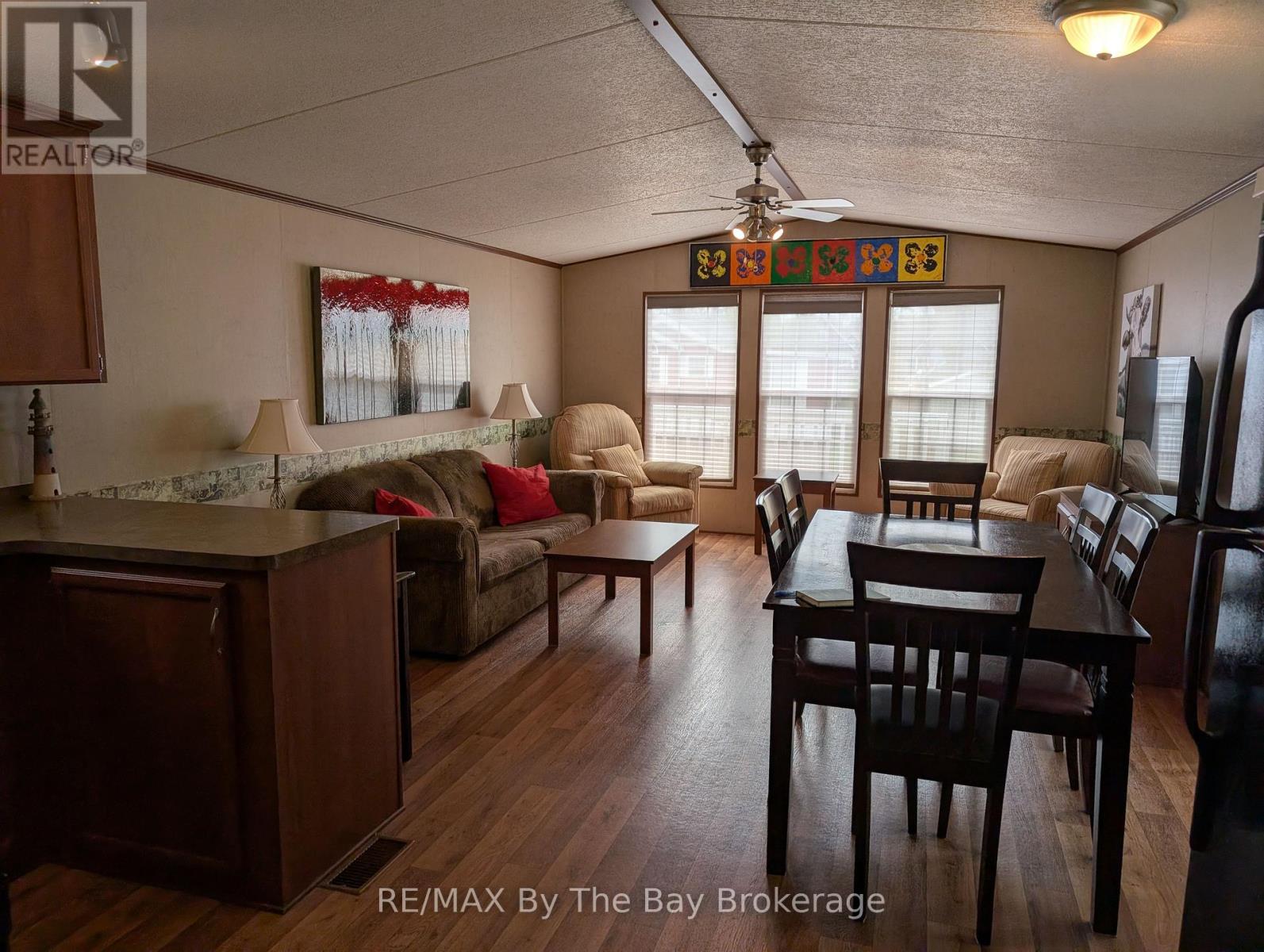 2 White Pines Trail, Wasaga Beach, Ontario  L9Z 1X7 - Photo 8 - S12136777