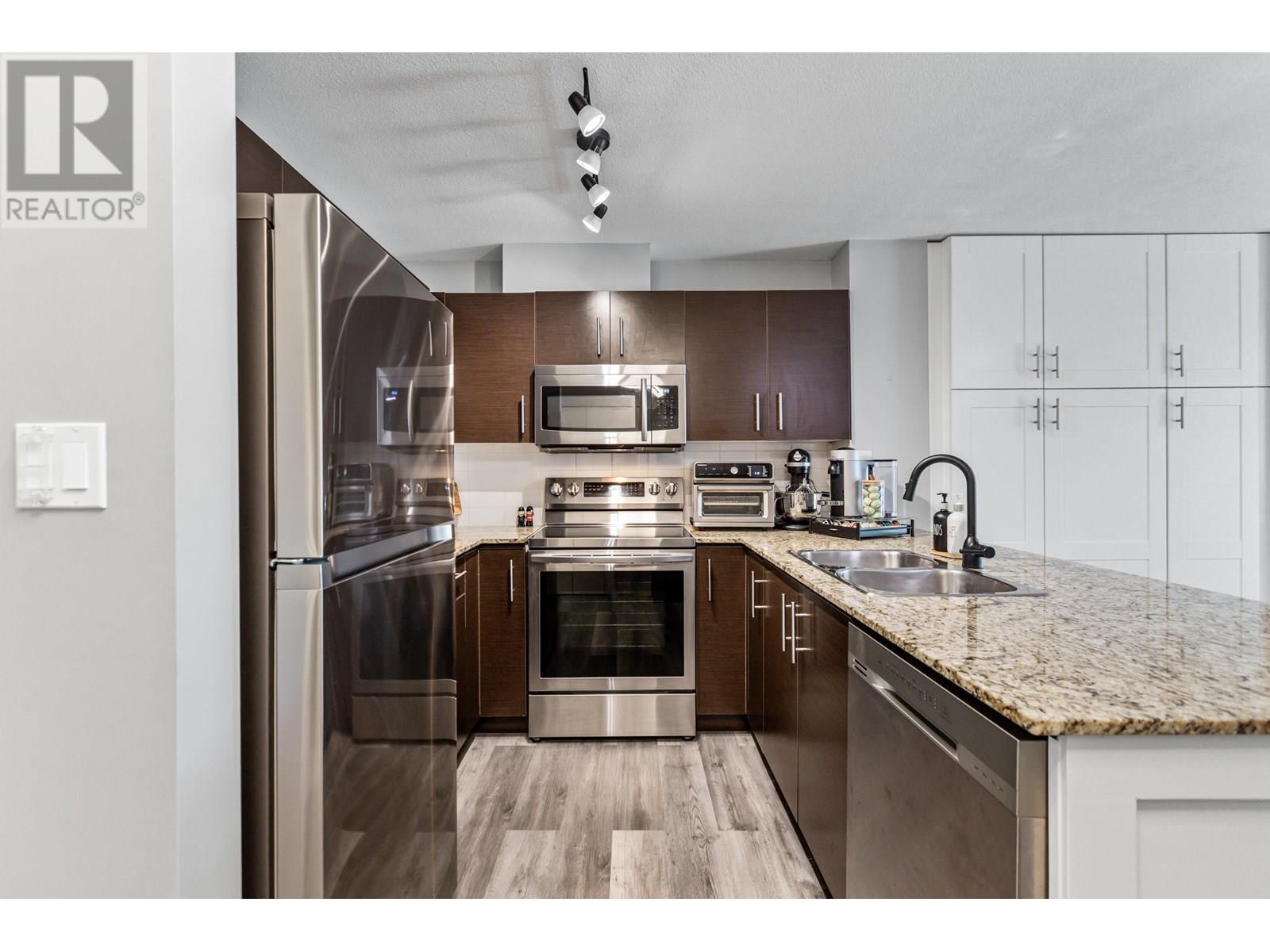 313 11665 Haney Bypass, Maple Ridge, British Columbia  V2X 8W9 - Photo 2 - R3029958