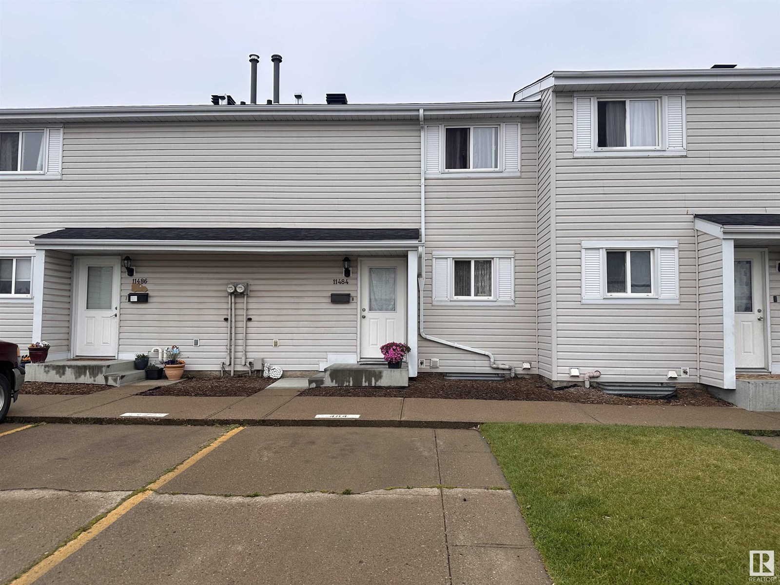 Property at 11484 139 AV NW image