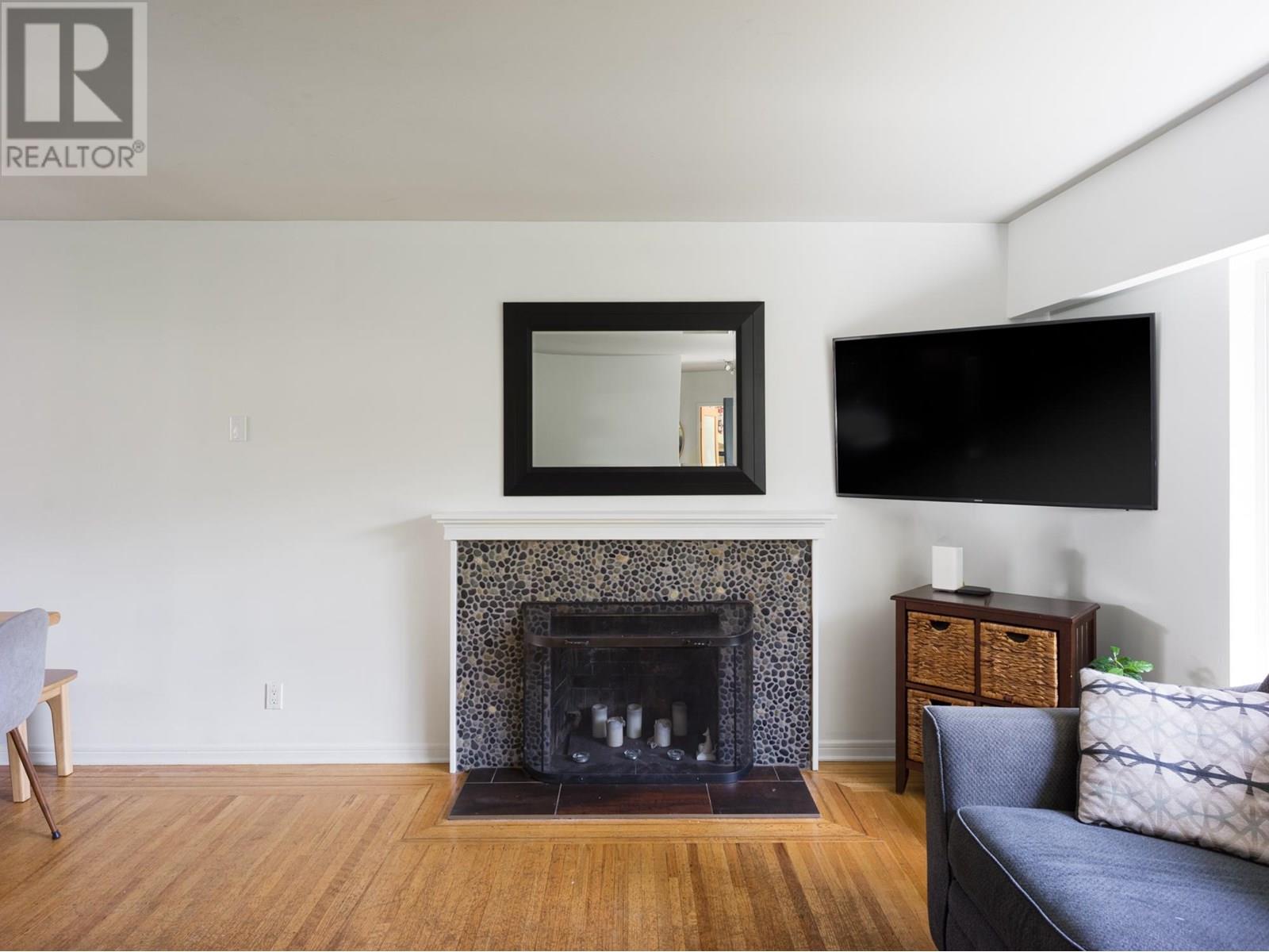 Property at 1240 SHAVINGTON STREET image 4