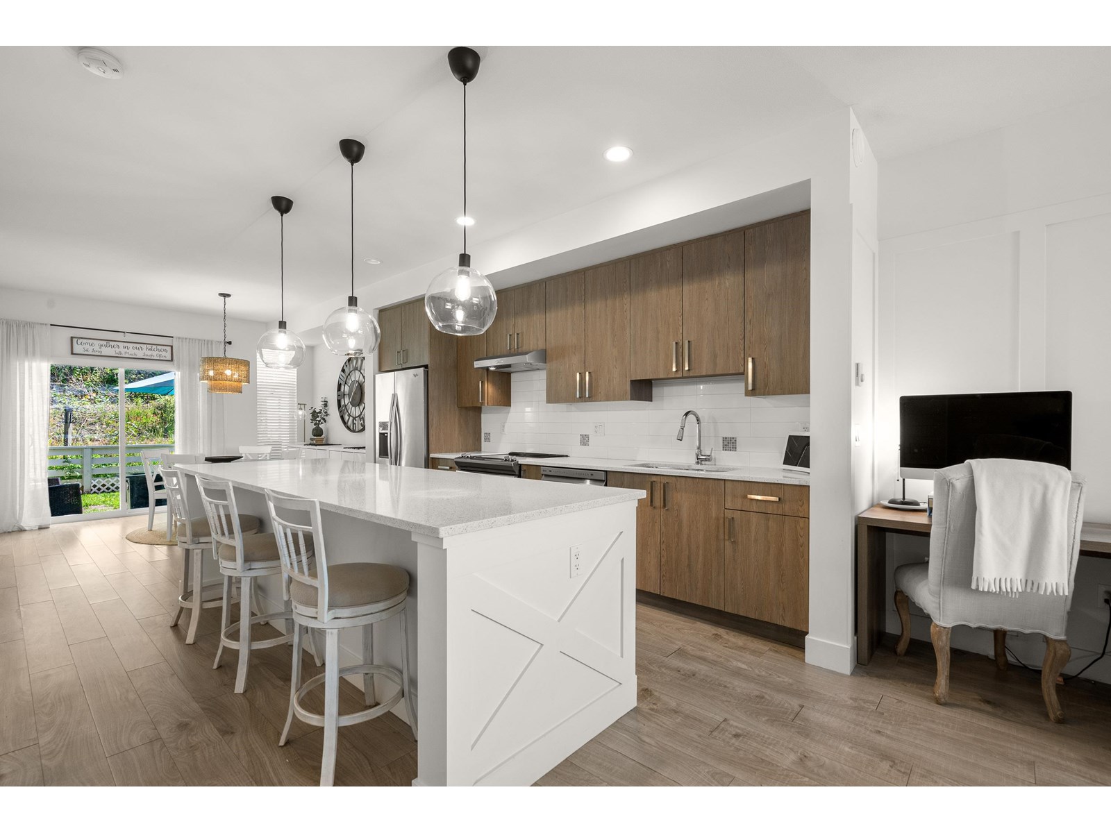 Property at 3 34230 ELMWOOD DRIVE image 1