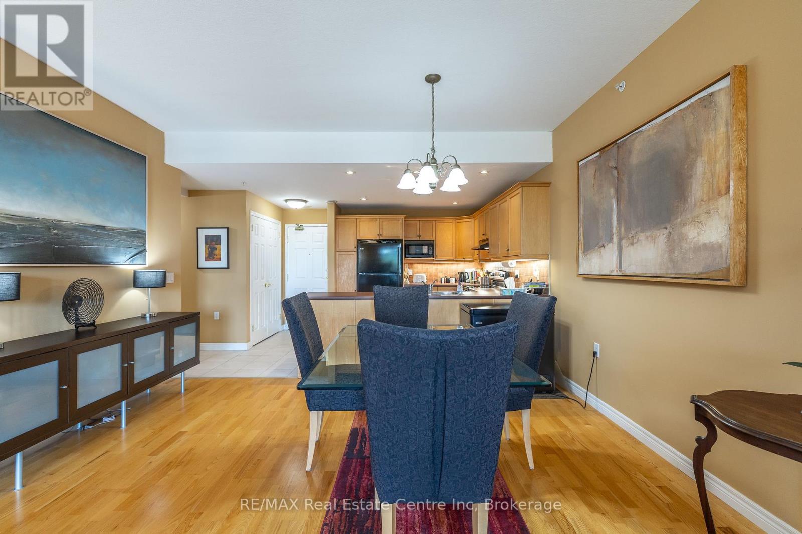 303 - 20 Station Square, Centre Wellington, Ontario  N0B 1S0 - Photo 6 - X12302979