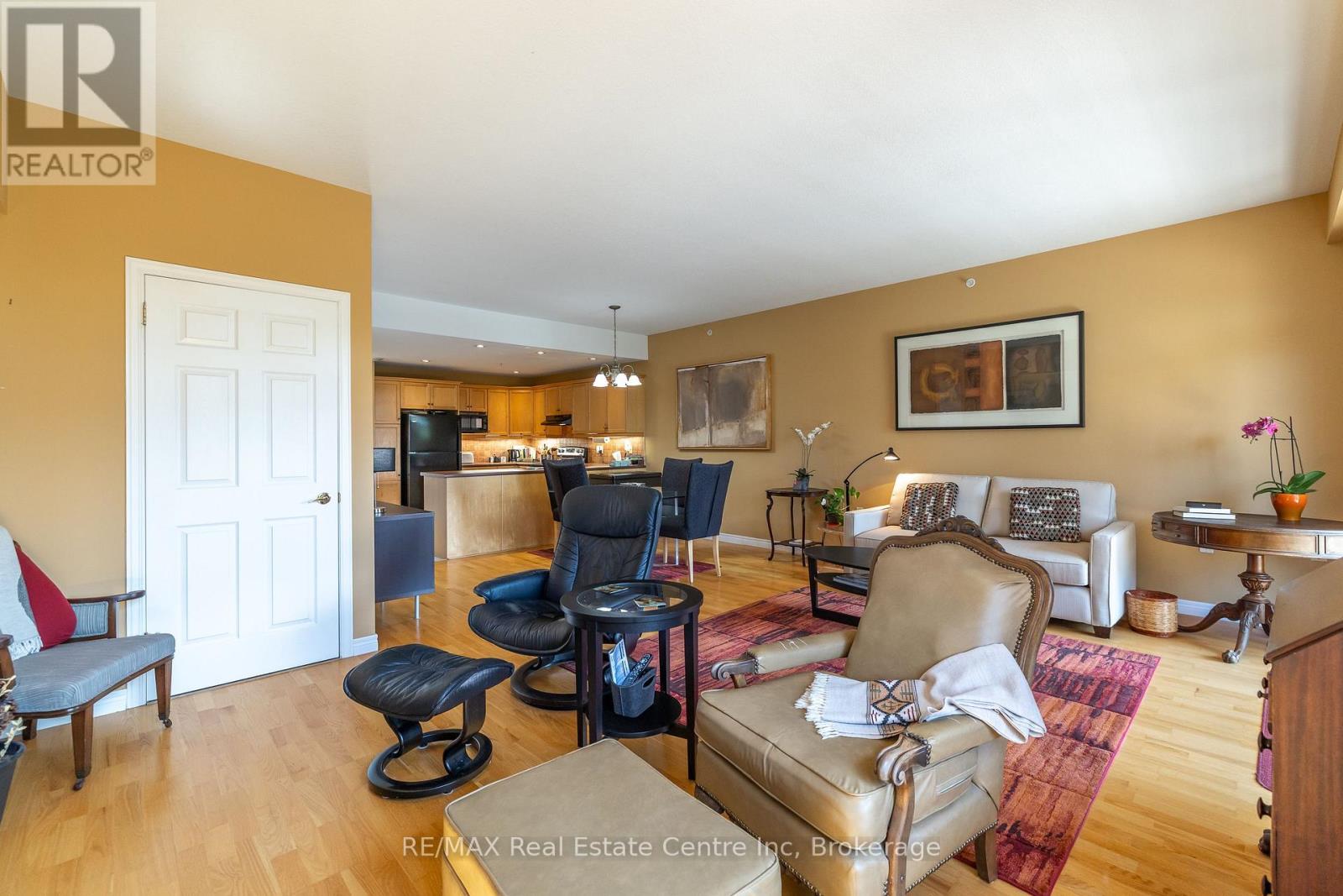 303 - 20 Station Square, Centre Wellington, Ontario  N0B 1S0 - Photo 8 - X12302979