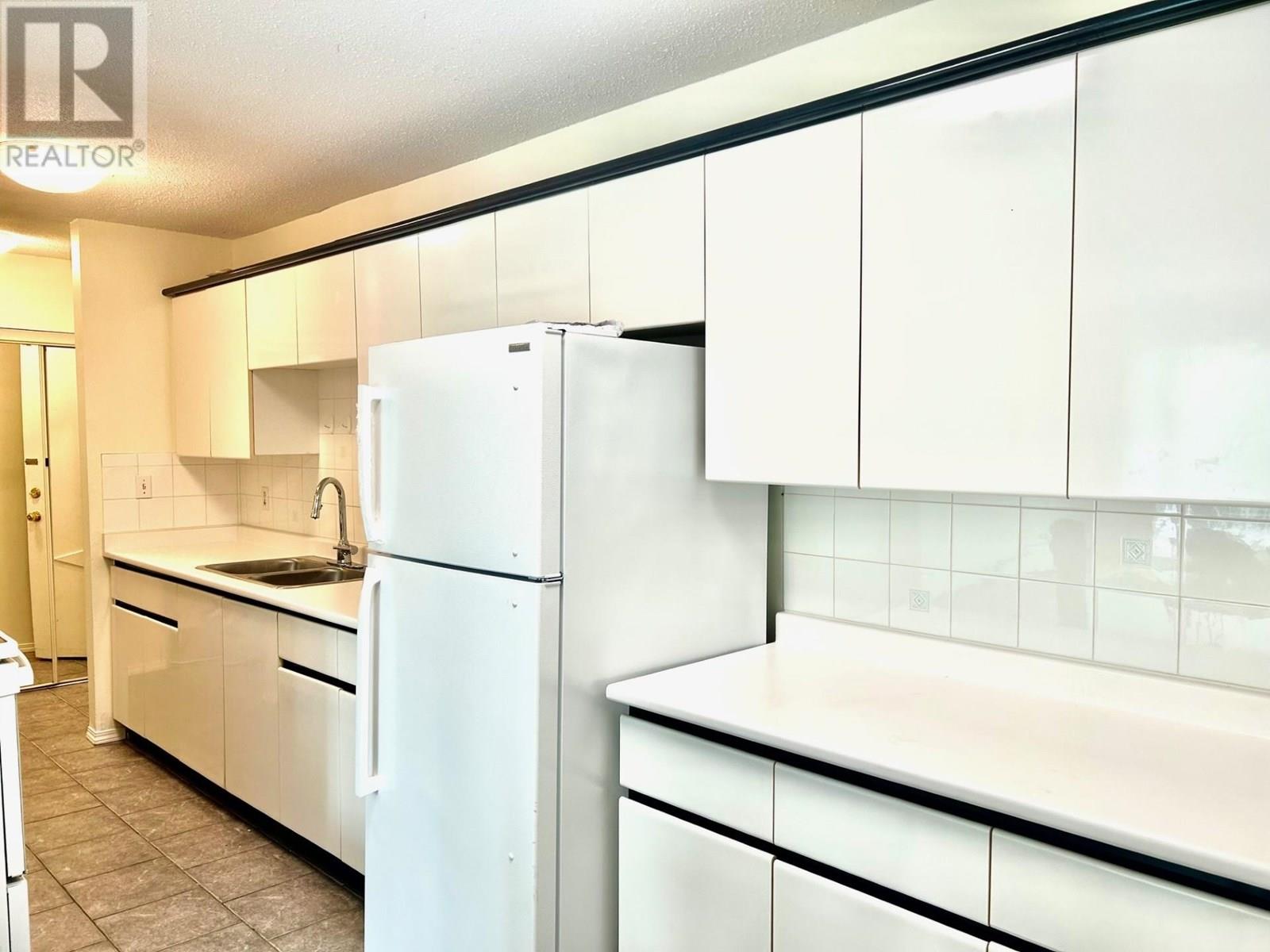 Property at 110 6420 BUSWELL STREET image 3