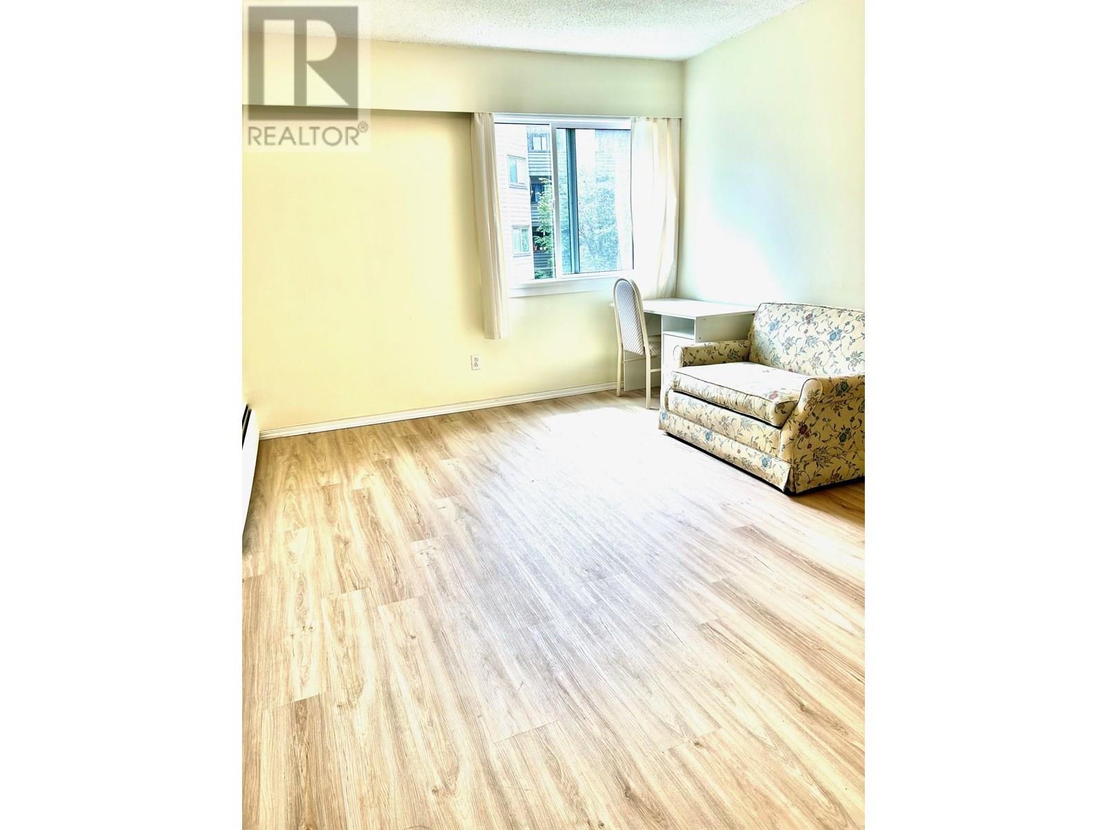 110 6420 Buswell Street, Richmond, British Columbia  V6Y 2E9 - Photo 11 - R3008553