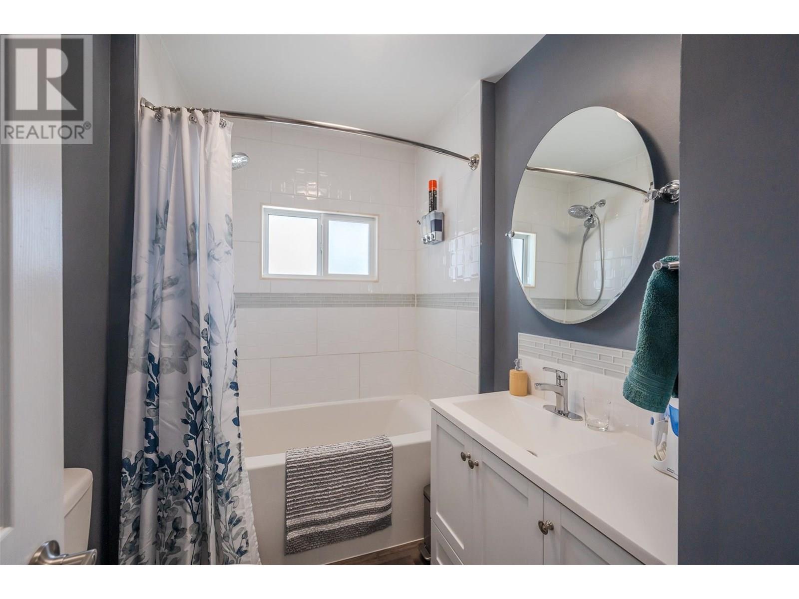 6018 Maple Drive, Osoyoos, British Columbia  V0H 1V3 - Photo 5 - 10357033