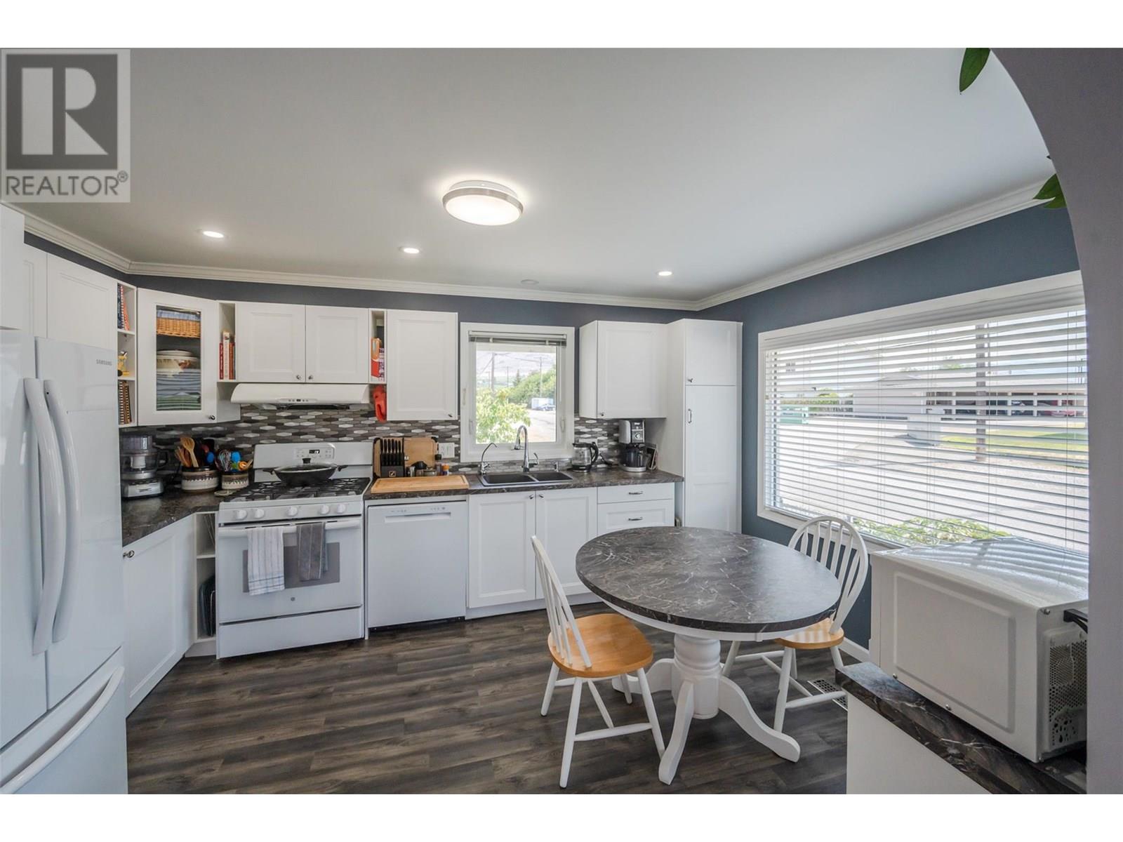 6018 Maple Drive, Osoyoos, British Columbia  V0H 1V3 - Photo 3 - 10357033