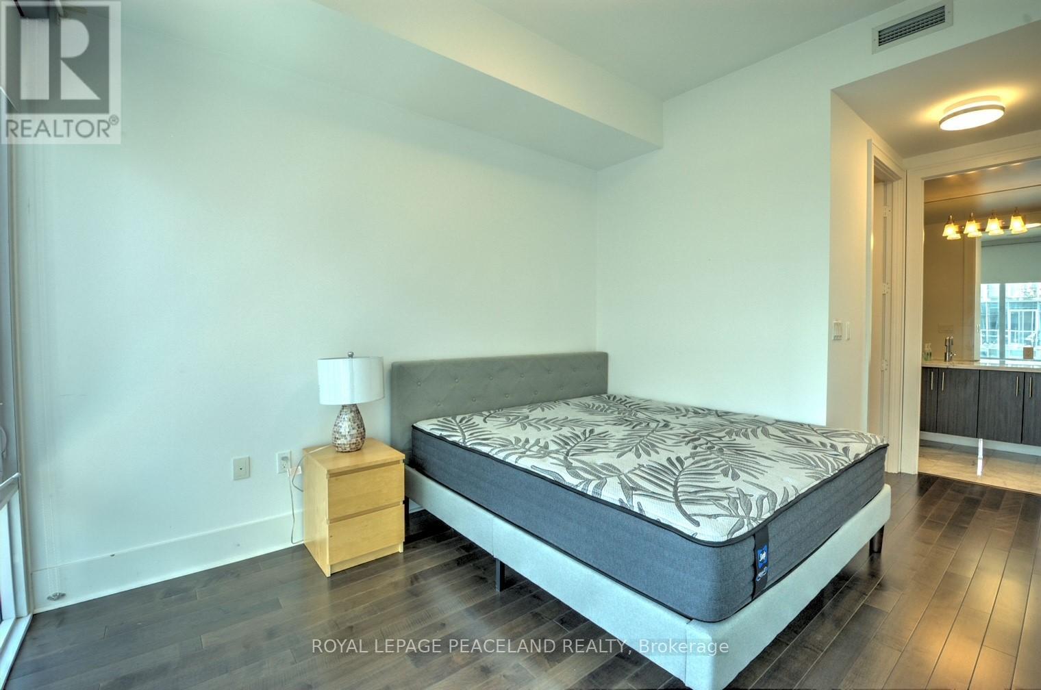 908 - 29 Queens Quay E, Toronto, Ontario  M5E 0A4 - Photo 5 - C12302874