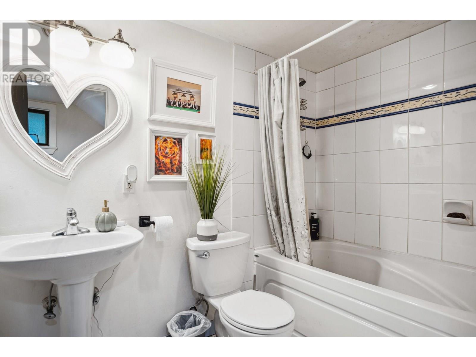 784 Millbank, Vancouver, British Columbia  V5Z 3Z3 - Photo 15 - R3009604