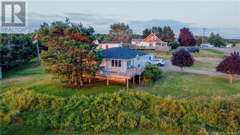 Property at 916 Pré-d'en-Haut Street image 2