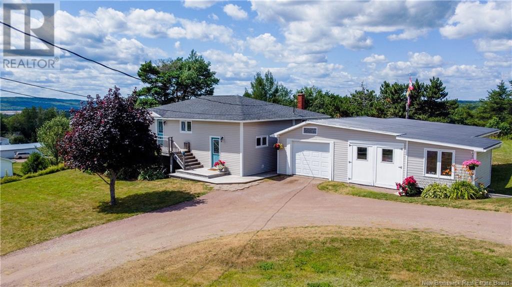 Property at 916 Pré-d'en-Haut Street image 1