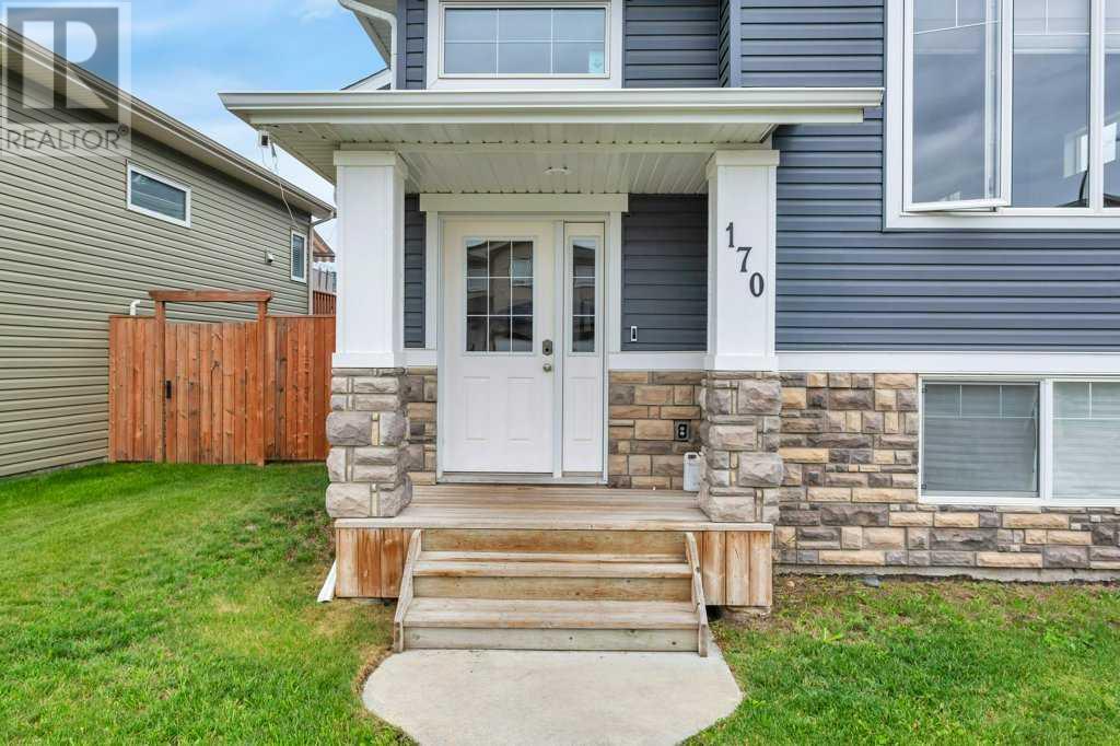 Property at 170 Vancouver Crescent image 2