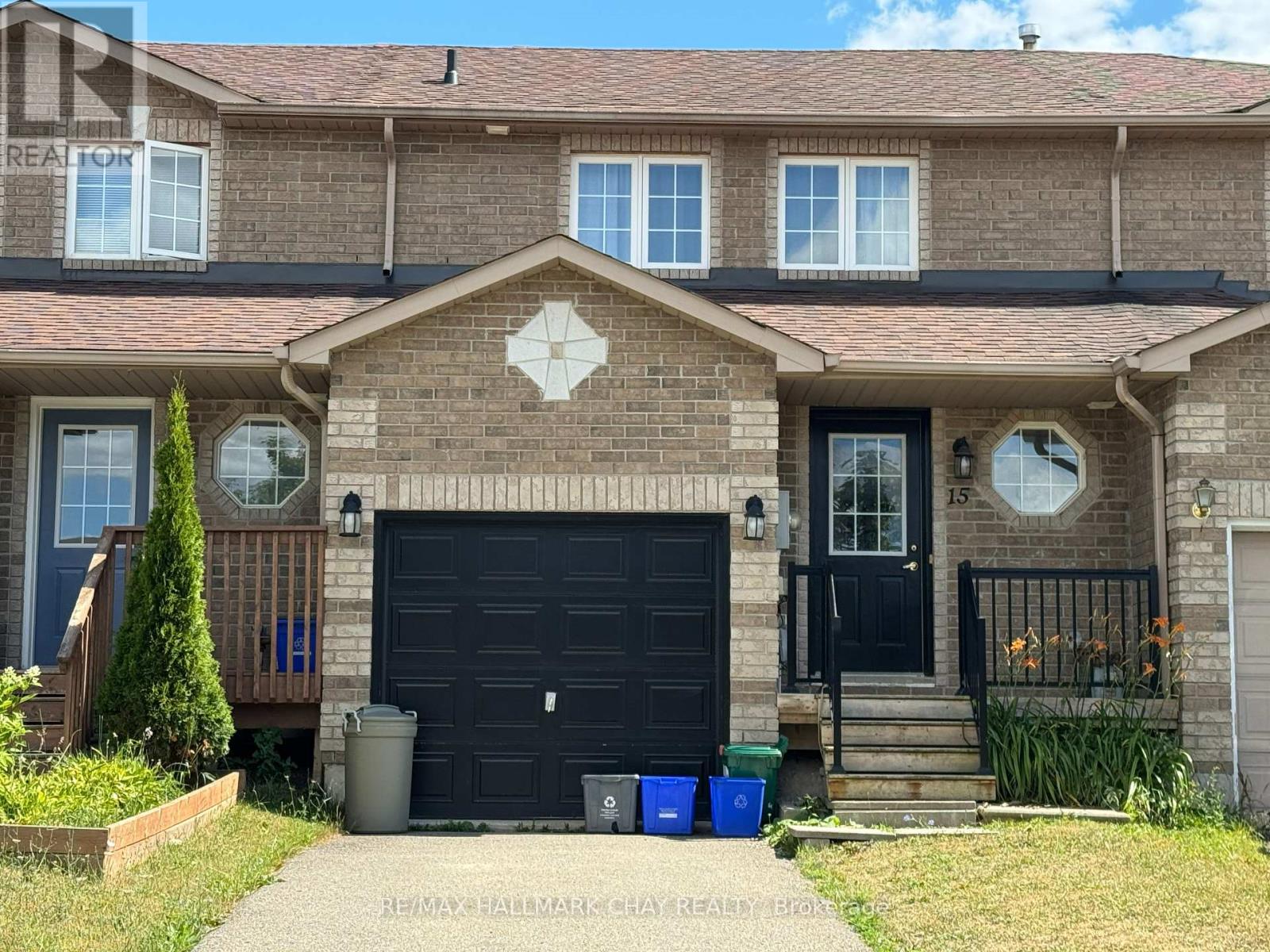 15 Coronation Parkway, Barrie, Ontario  L4M 7J9 - Photo 1 - S12302935