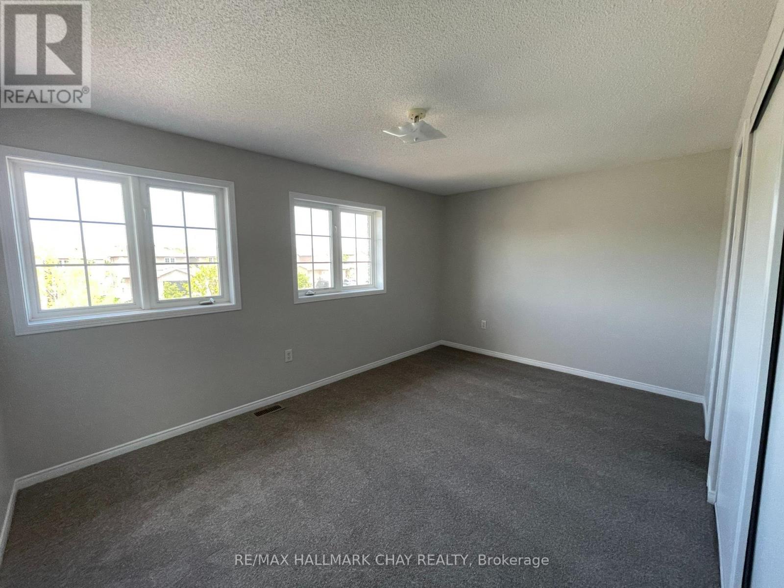 15 Coronation Parkway, Barrie, Ontario  L4M 7J9 - Photo 11 - S12302935