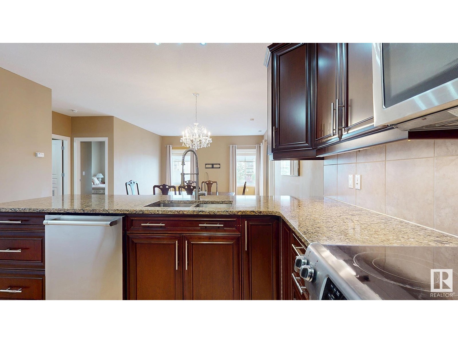 #340 160 Magrath Rd Nw, Edmonton, Alberta  T6R 3T7 - Photo 10 - E4449237