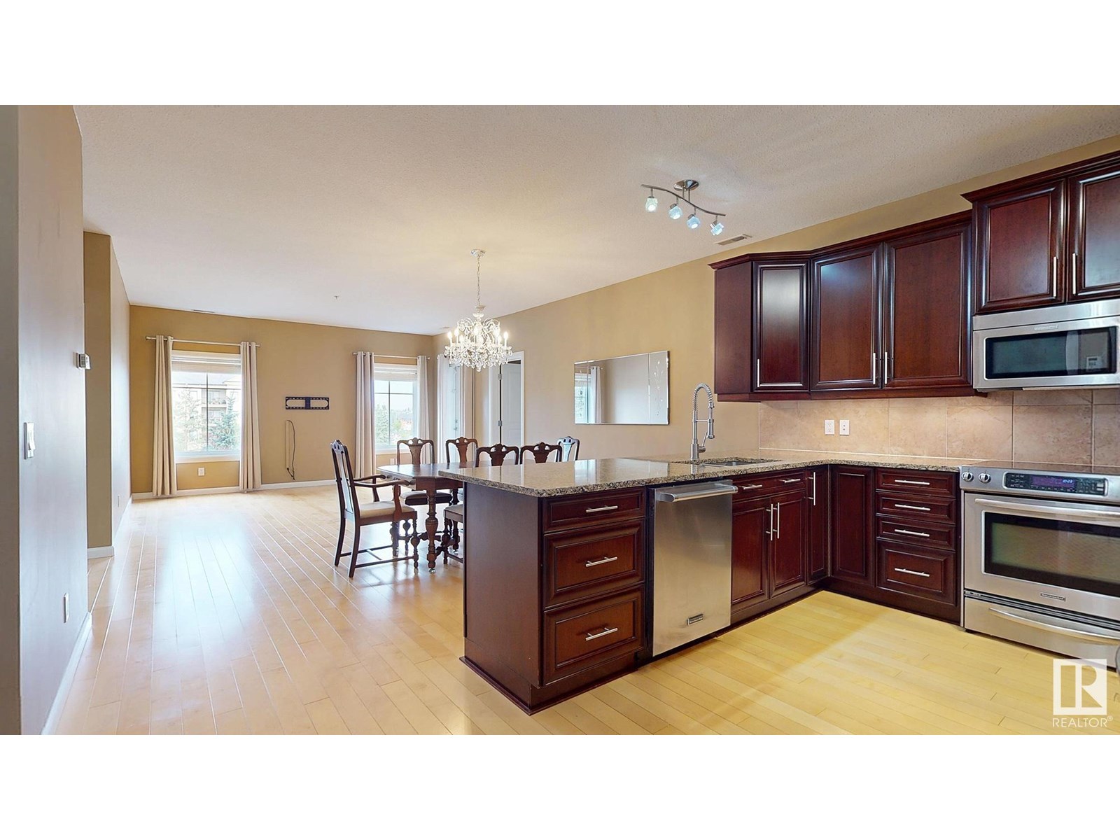 #340 160 Magrath Rd Nw, Edmonton, Alberta  T6R 3T7 - Photo 8 - E4449237