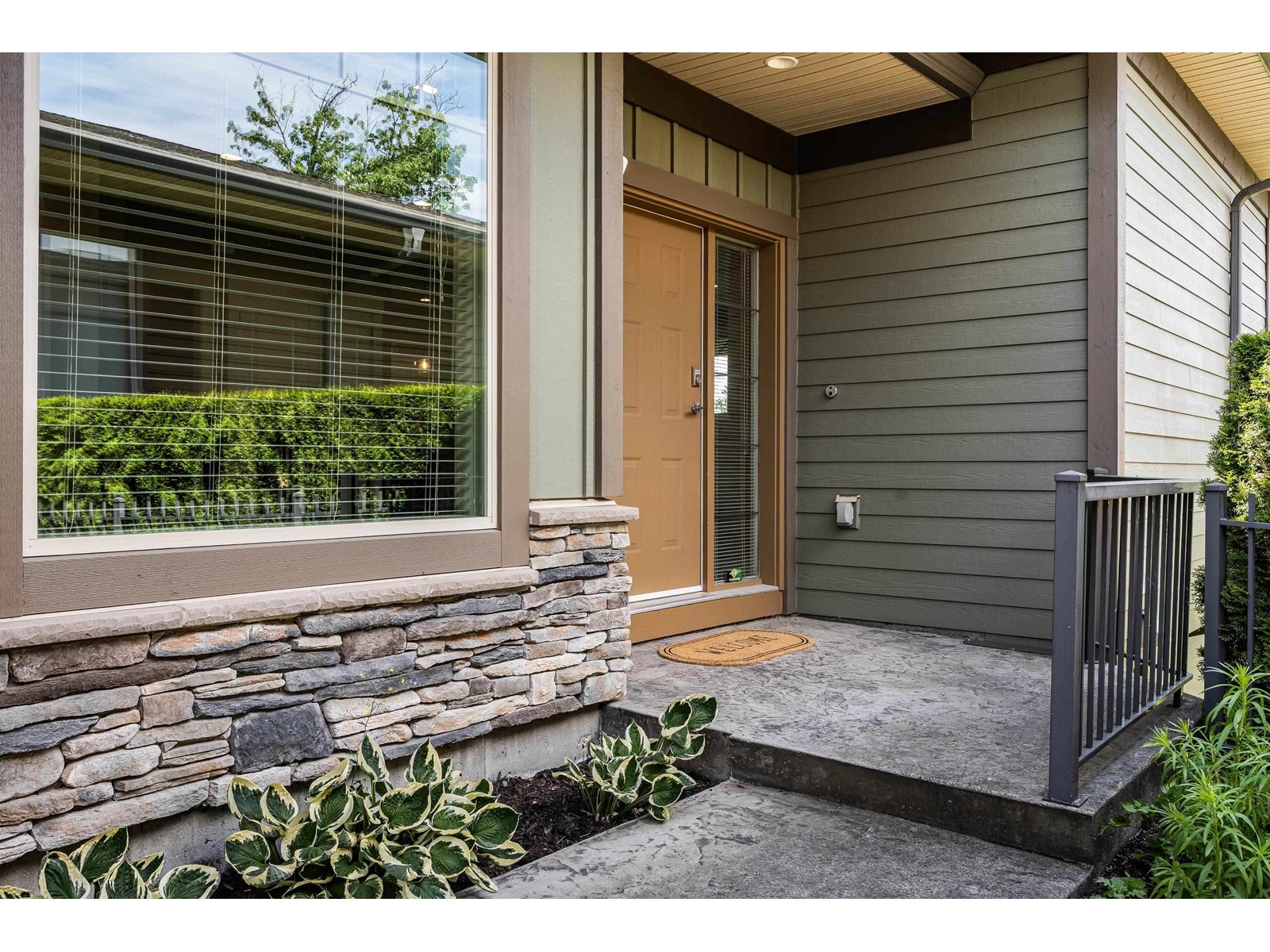 111 51096 Falls Court, Eastern Hillsides, Chilliwack, British Columbia  V4Z 1K7 - Photo 2 - R3013635