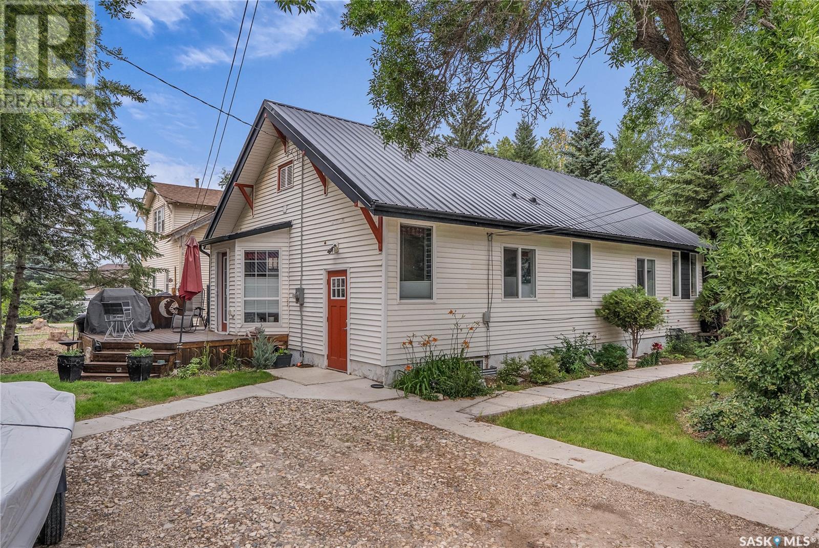 225 Saskatchewan Avenue, Imperial, Saskatchewan  S0J 2J0 - Photo 3 - SK013464