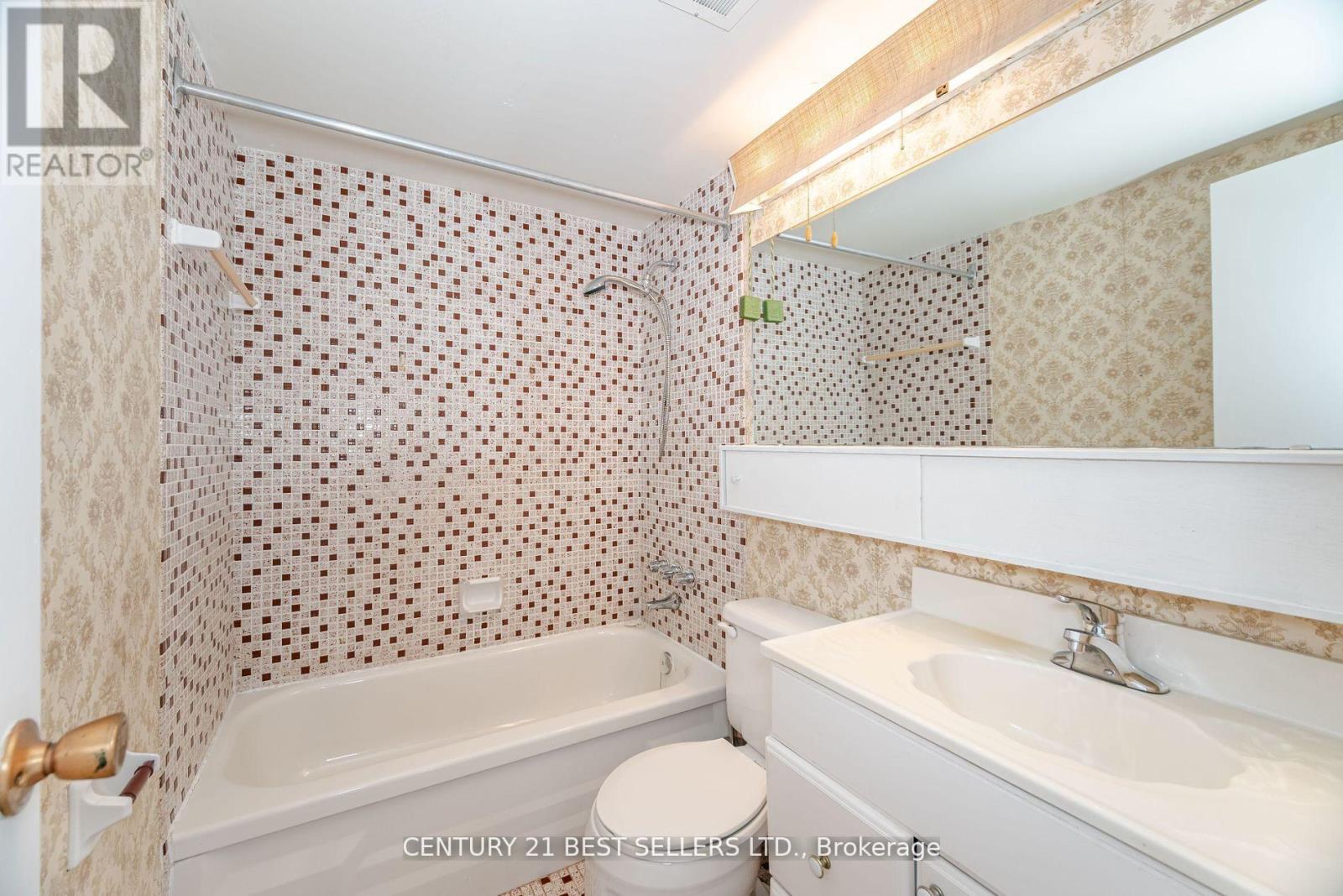 306 - 151 La Rose Avenue, Toronto, Ontario  M9P 1B3 - Photo 10 - W12302851