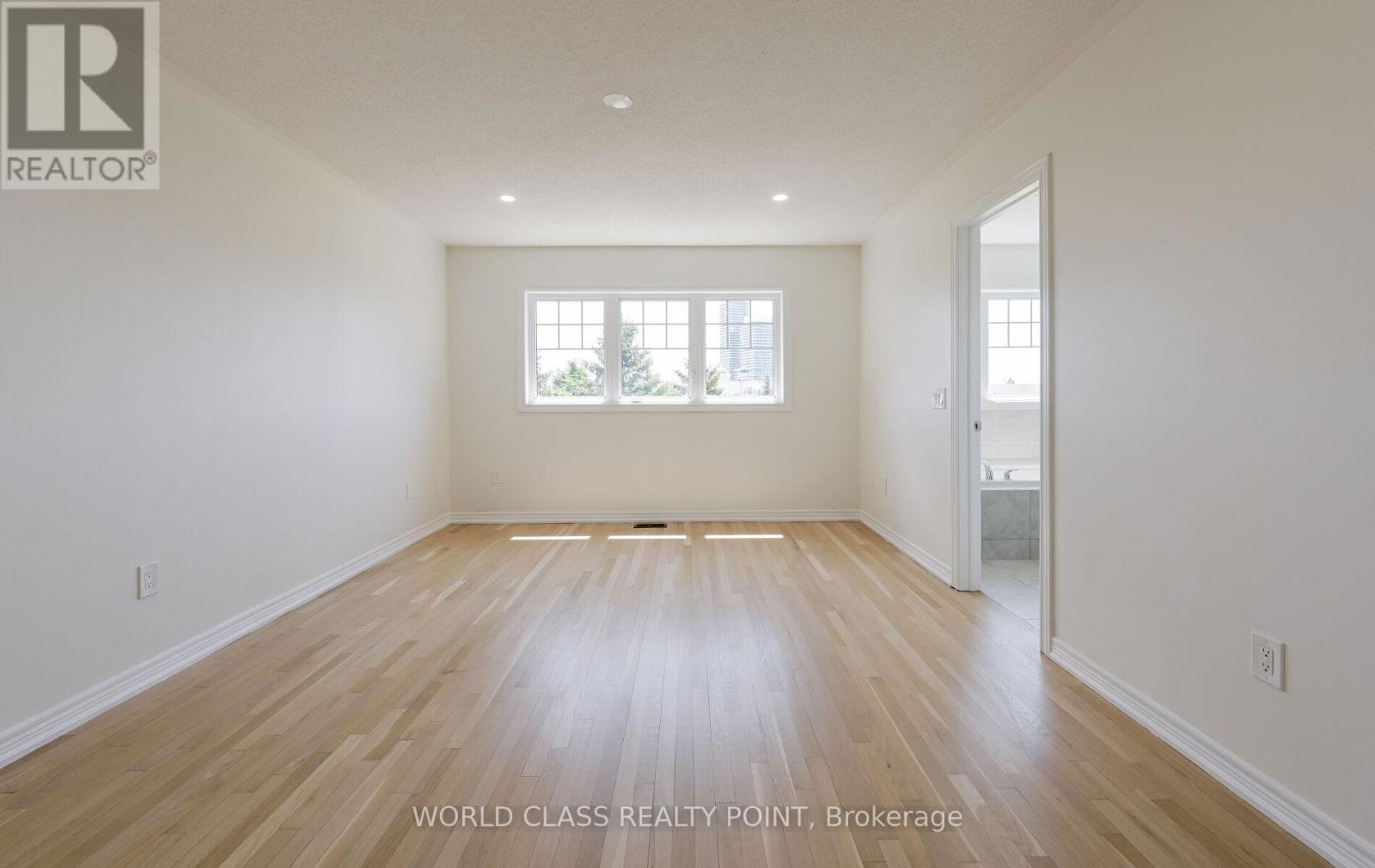 6 Davenfield Circle, Brampton, Ontario  L6P 2P7 - Photo 15 - W12302865