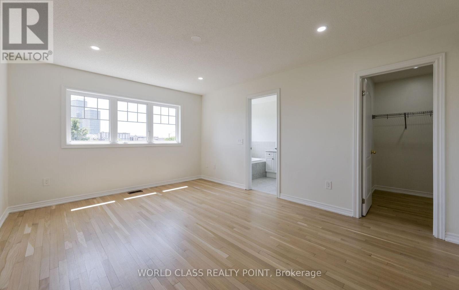6 Davenfield Circle, Brampton, Ontario  L6P 2P7 - Photo 17 - W12302865