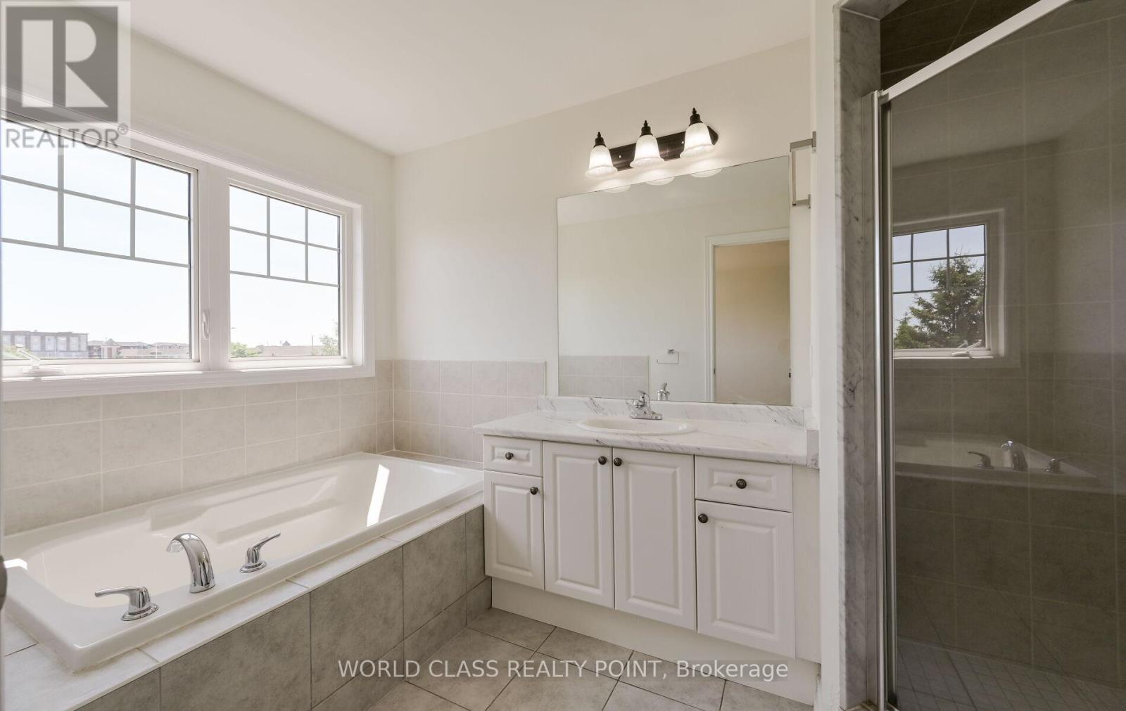 6 Davenfield Circle, Brampton, Ontario  L6P 2P7 - Photo 20 - W12302865