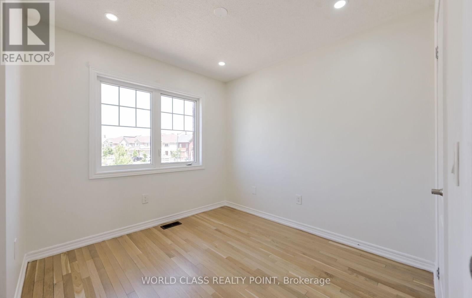 6 Davenfield Circle, Brampton, Ontario  L6P 2P7 - Photo 22 - W12302865