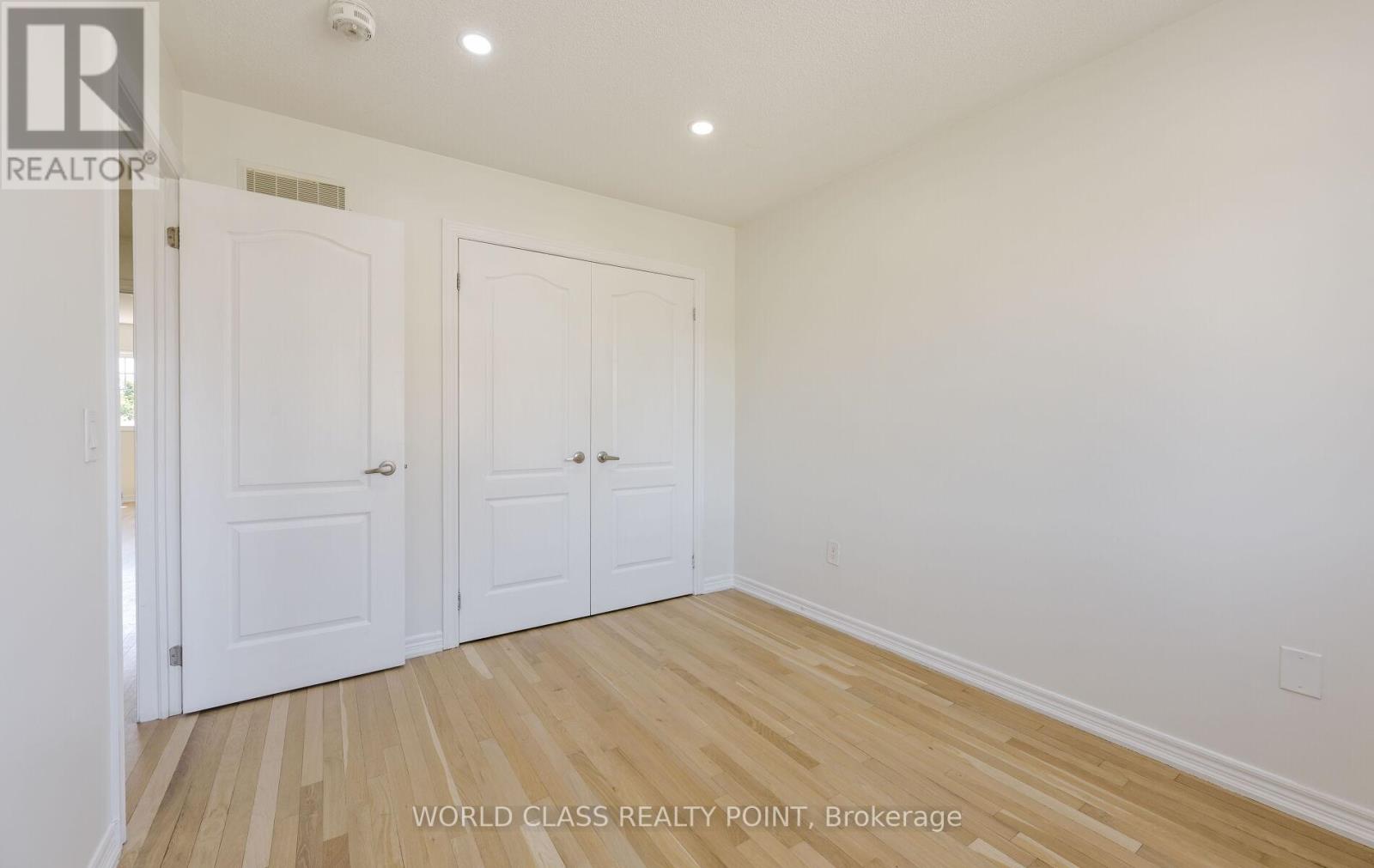 6 Davenfield Circle, Brampton, Ontario  L6P 2P7 - Photo 27 - W12302865