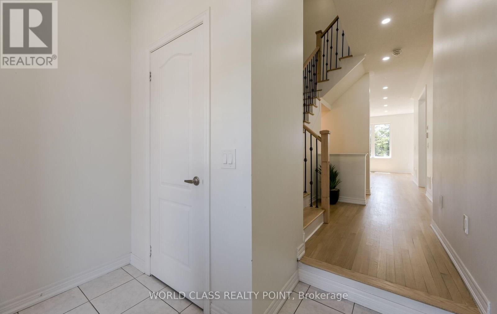 Property at 6 DAVENFIELD CIRCLE image 3