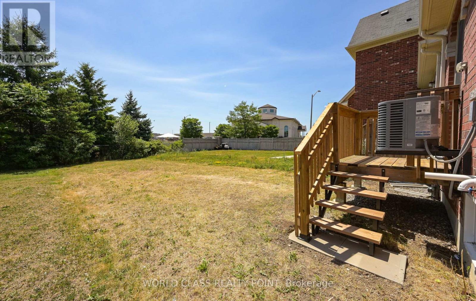6 Davenfield Circle, Brampton, Ontario  L6P 2P7 - Photo 43 - W12302865