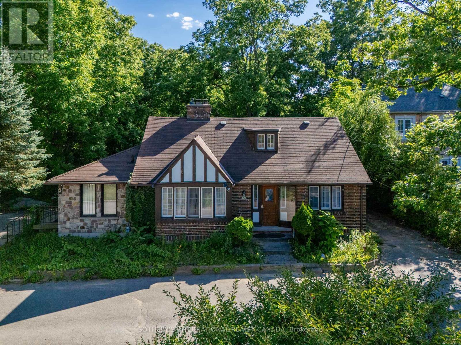 1462 Hurontario Street, Mississauga, Ontario  L5G 3H4 - Photo 3 - W12302958