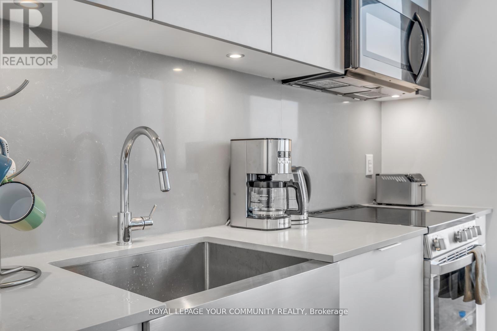 1106 - 270 Dufferin Street, Toronto, Ontario  M6K 0H8 - Photo 13 - W12302959