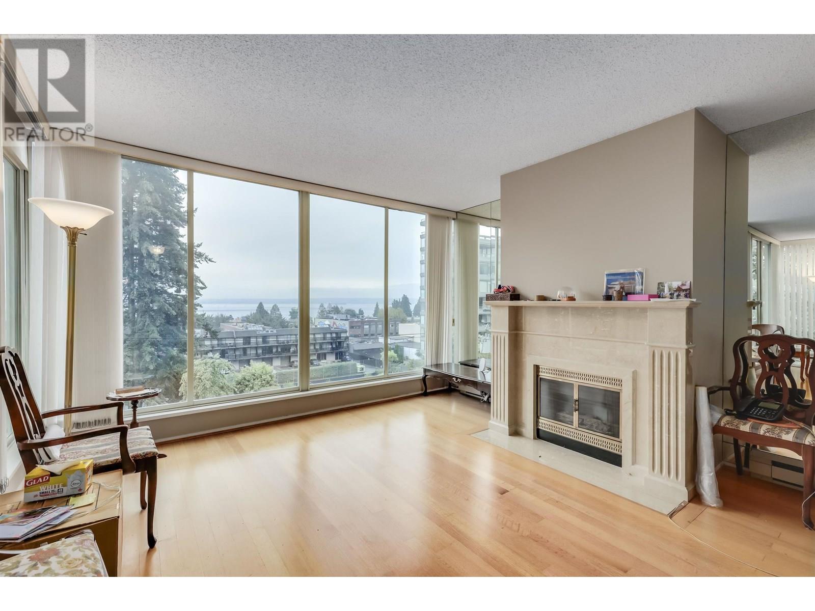 Property at 501 1455 DUCHESS AVENUE image 4