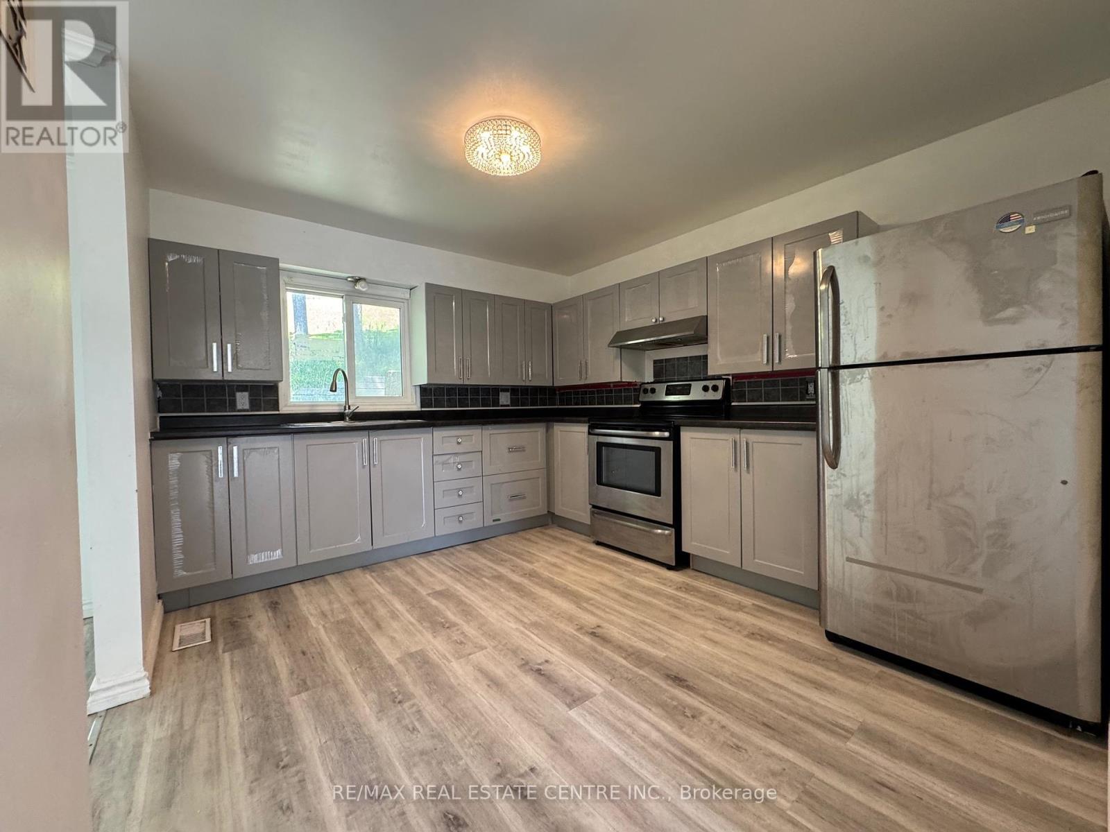 Property at 5 - 648 DOON VILLAGE ROAD image 2