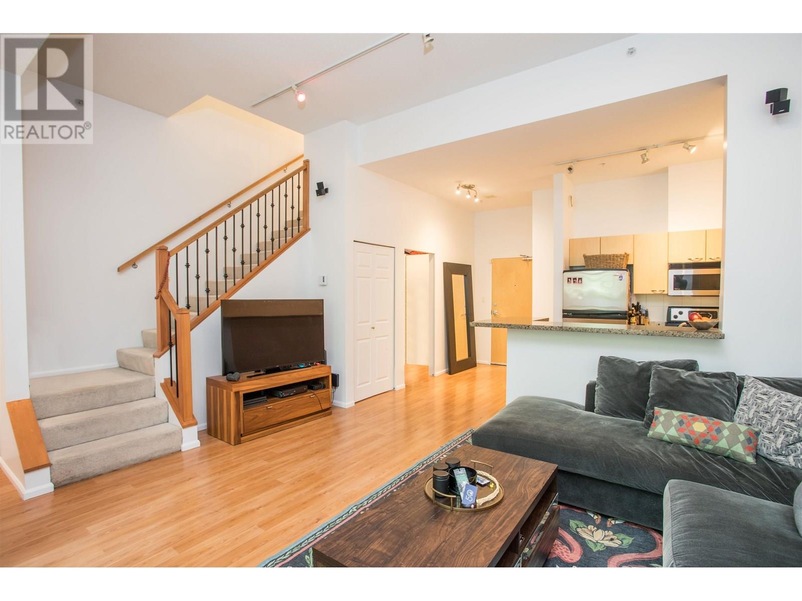 Property at TH8 707 BROUGHTON STREET image 4
