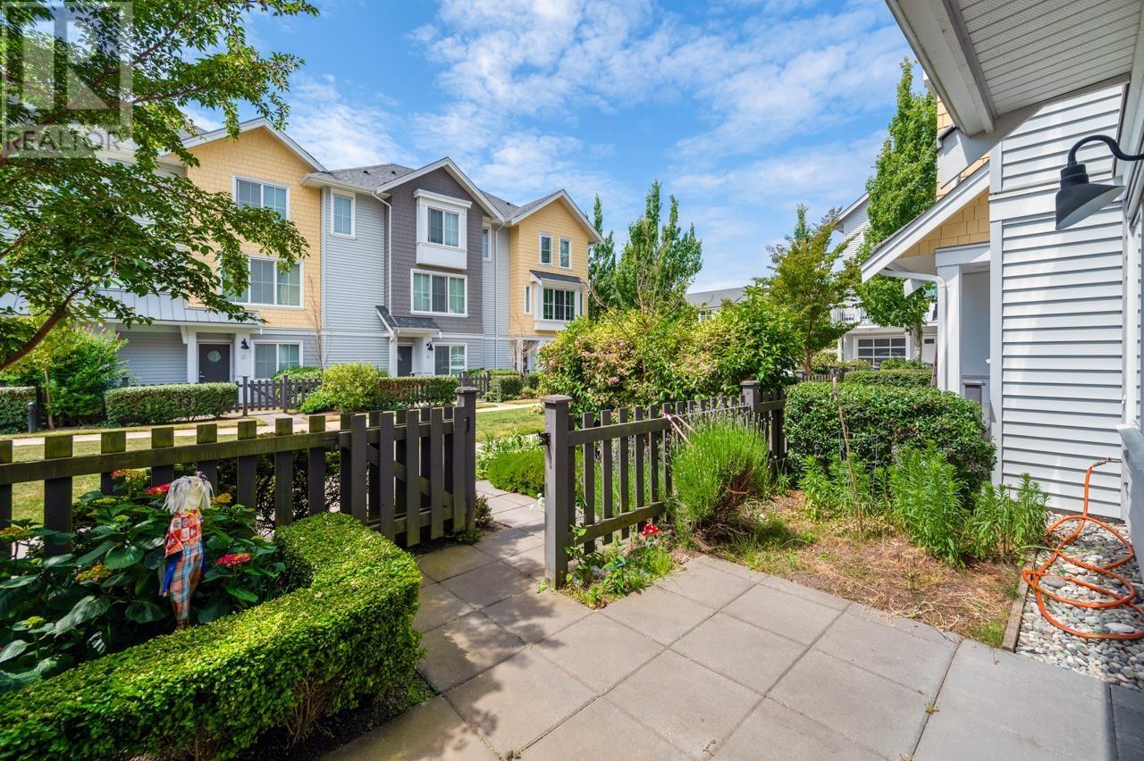 Property at 139 5550 ADMIRAL WAY image 2
