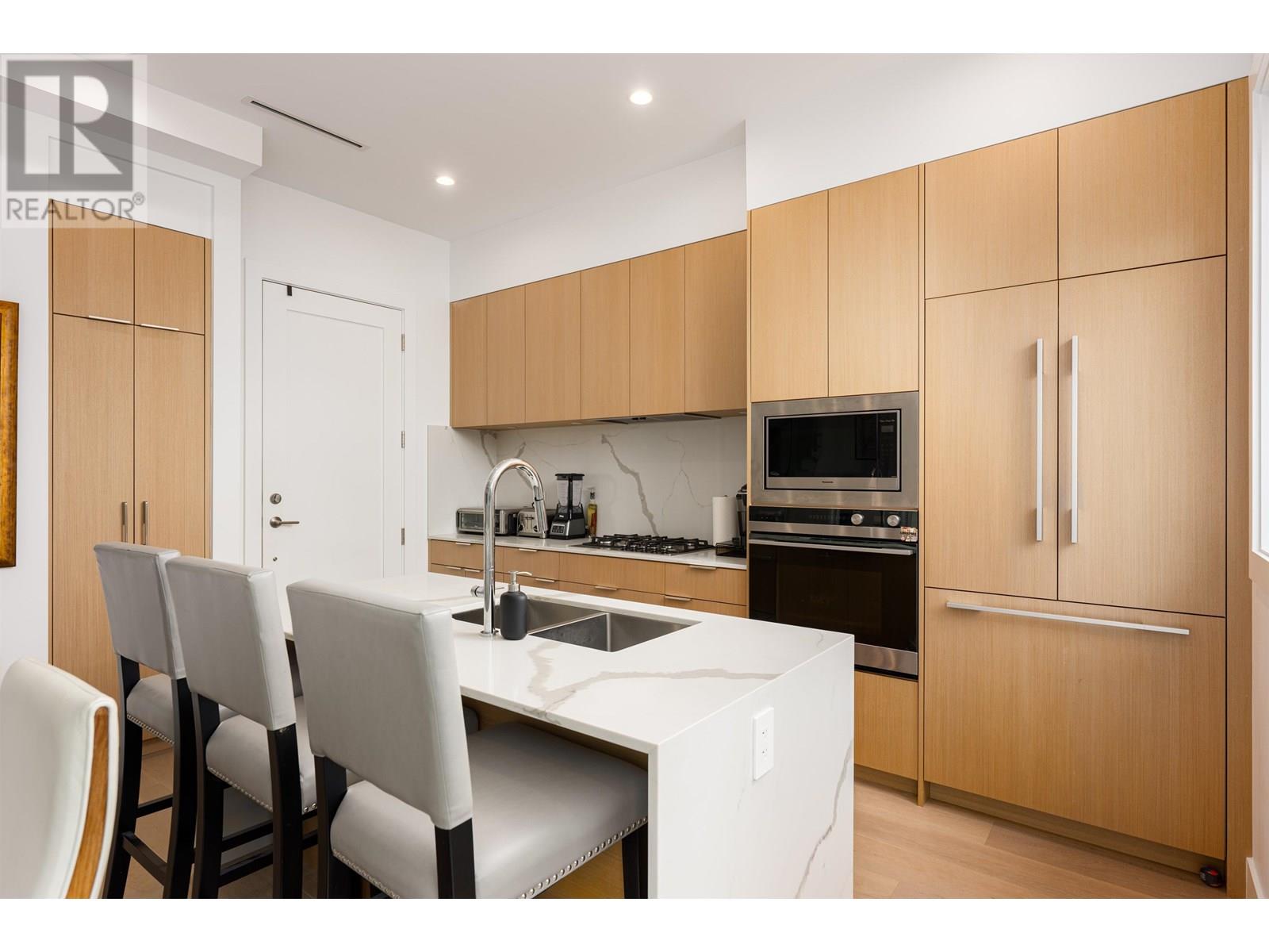 7857 ONTARIO STREET, Vancouver, British Columbia
