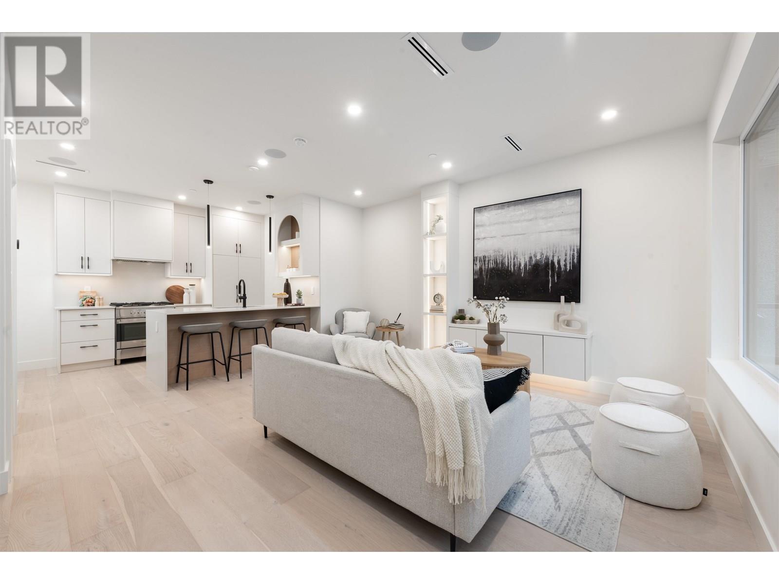 Property at 1 65 E KING EDWARD AVENUE image 1