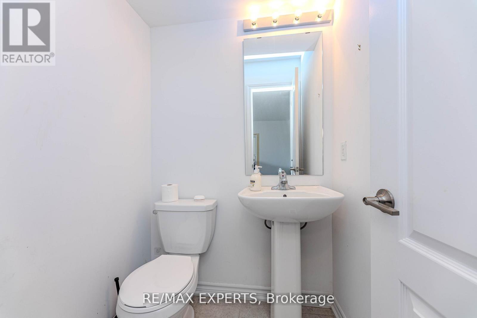 10 Brown Bear Street, Barrie, Ontario  L9J 0H8 - Photo 15 - S12302987