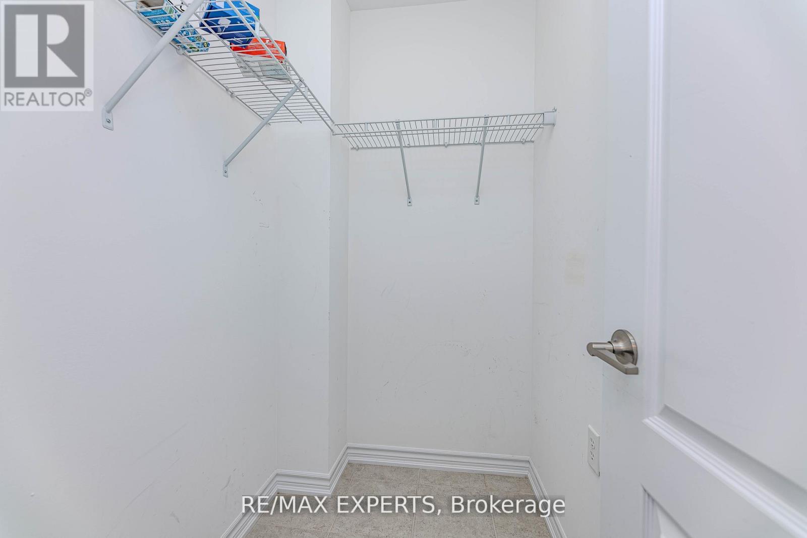 10 Brown Bear Street, Barrie, Ontario  L9J 0H8 - Photo 4 - S12302987