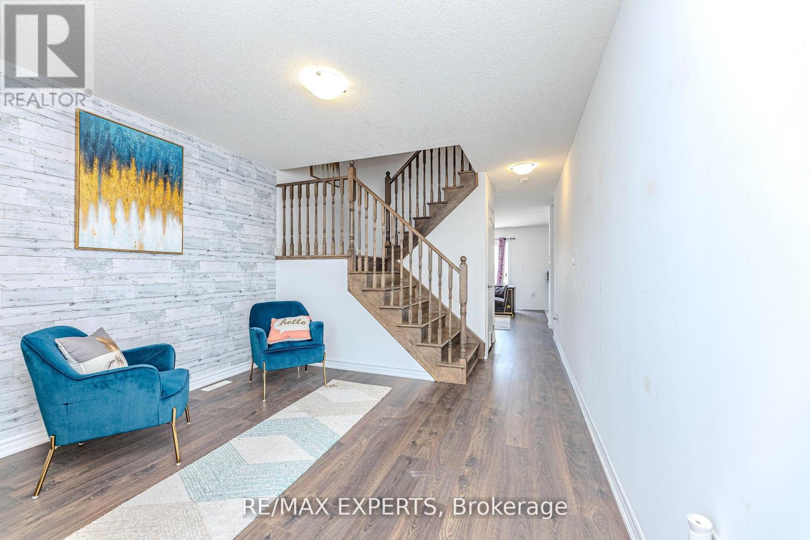 10 Brown Bear Street, Barrie, Ontario  L9J 0H8 - Photo 5 - S12302987