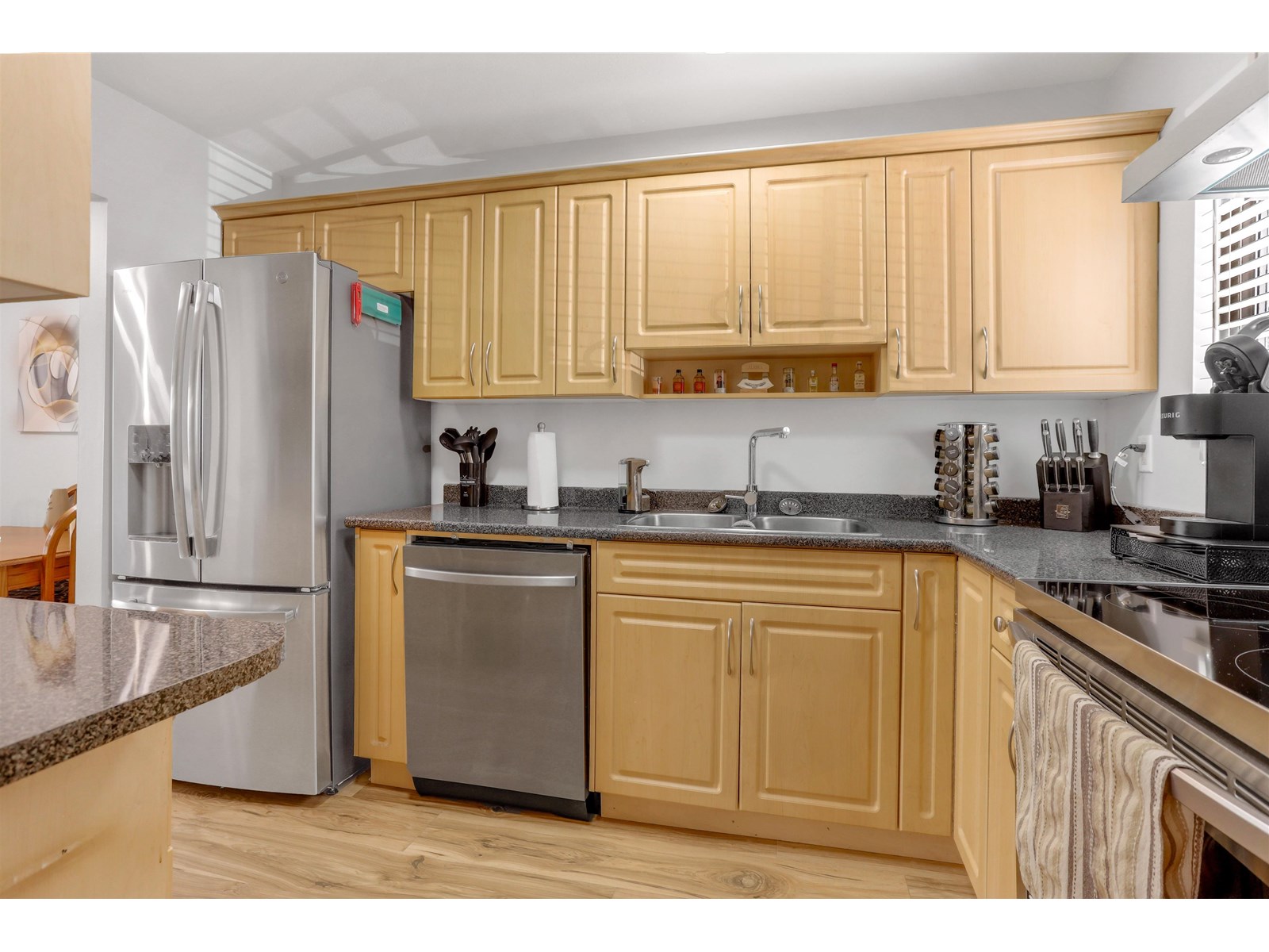 Property at 160 13750 67 AVENUE image 2
