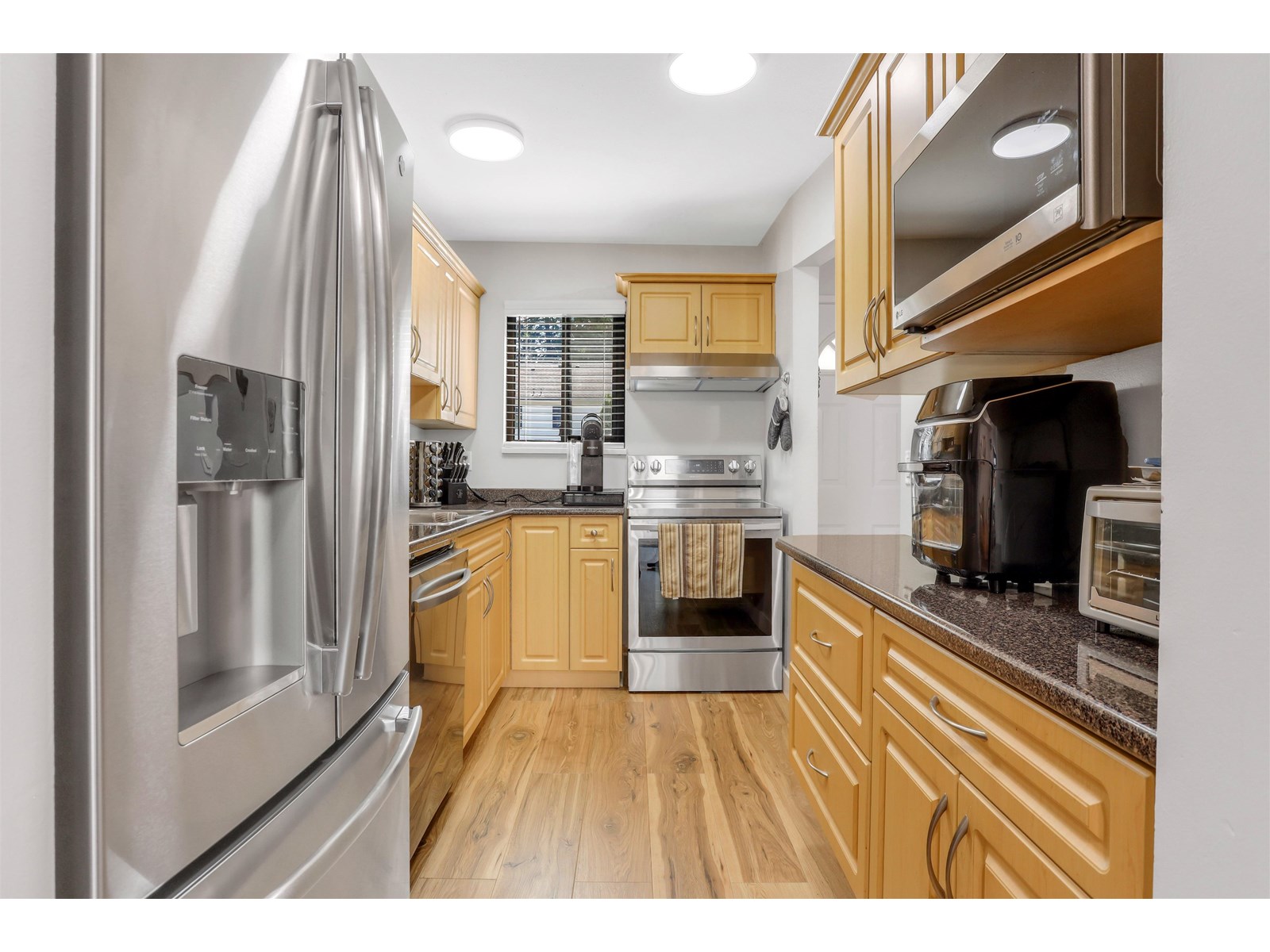 Property at 160 13750 67 AVENUE image 3