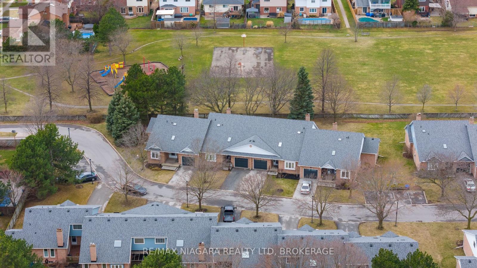 2 - 10 Elderwood Drive, St. Catharines, Ontario  L2S 3G3 - Photo 28 - X12303121