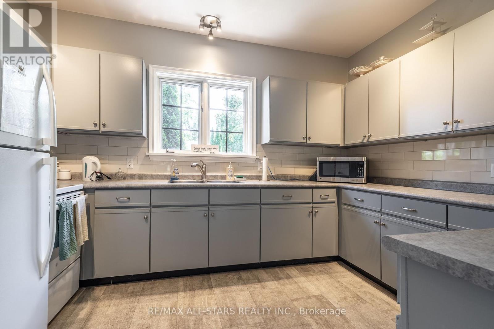 101 - 200 East Street S, Kawartha Lakes, Ontario  K0M 1A0 - Photo 34 - X12300631